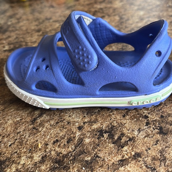 Crocs sz 4. (baby) - Picture 2 of 8
